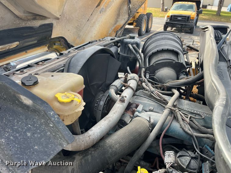 image for item DP2139 2006 International 7400  dump flatbed truck