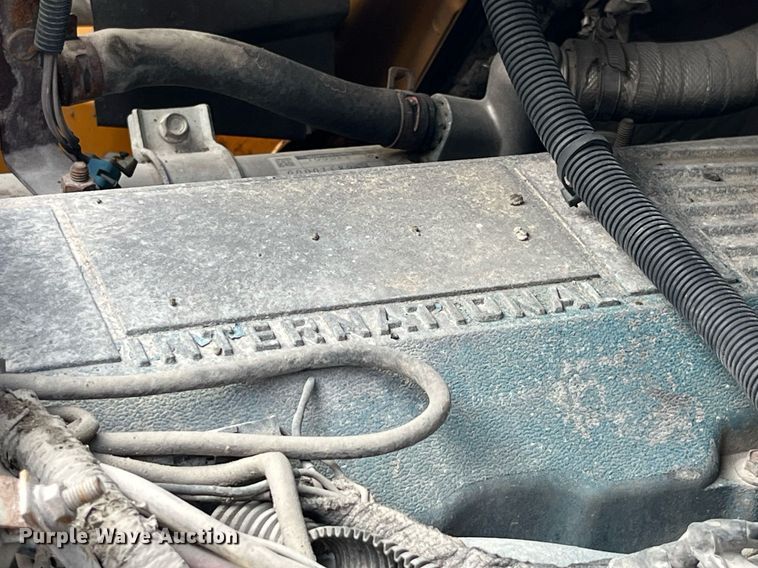 image for item DP2139 2006 International 7400  dump flatbed truck