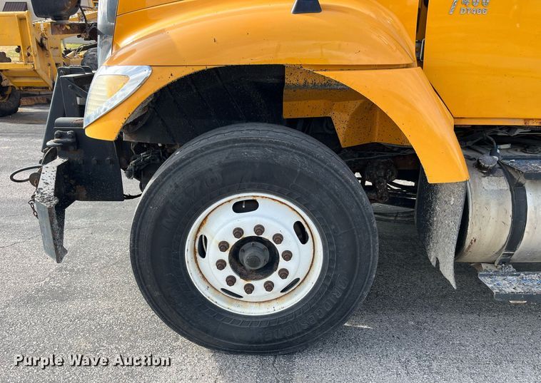 image for item DP2139 2006 International 7400  dump flatbed truck