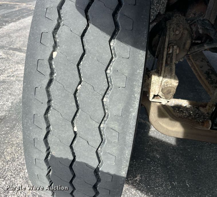 image for item DP2139 2006 International 7400  dump flatbed truck