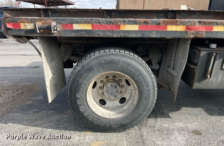 image for item DP2139 2006 International 7400  dump flatbed truck