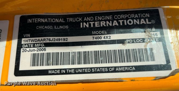 image for item DP2139 2006 International 7400  dump flatbed truck