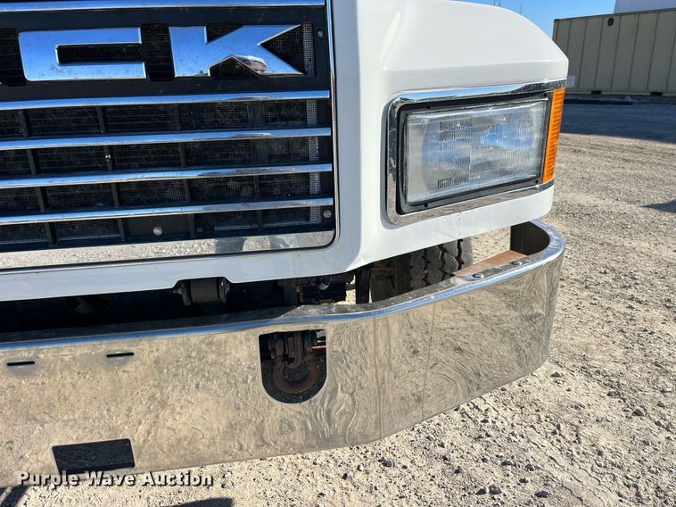 image for item DP2141 2000 Mack CH613  semi truck