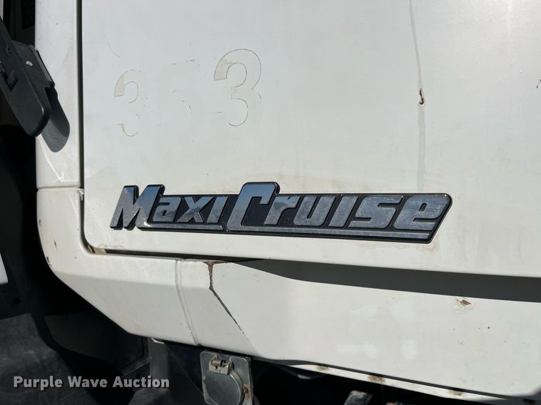 image for item DP2141 2000 Mack CH613  semi truck