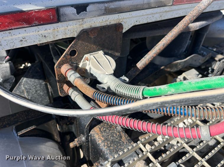 image for item DP2141 2000 Mack CH613  semi truck