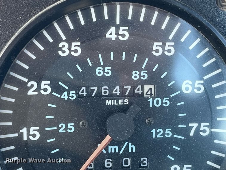 image for item DP2141 2000 Mack CH613  semi truck