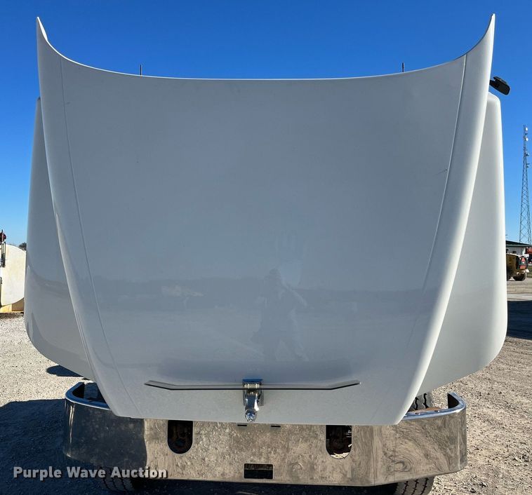 image for item DP2141 2000 Mack CH613  semi truck