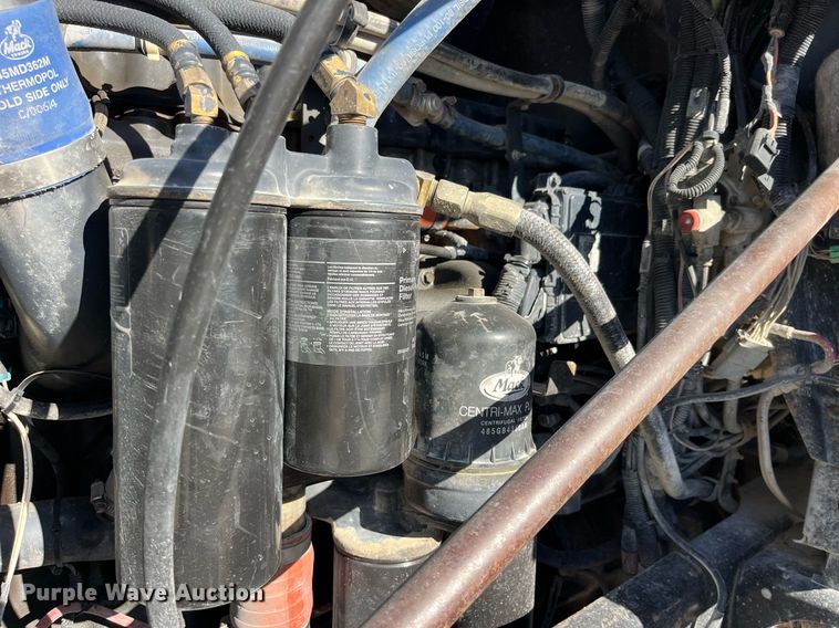 image for item DP2141 2000 Mack CH613  semi truck