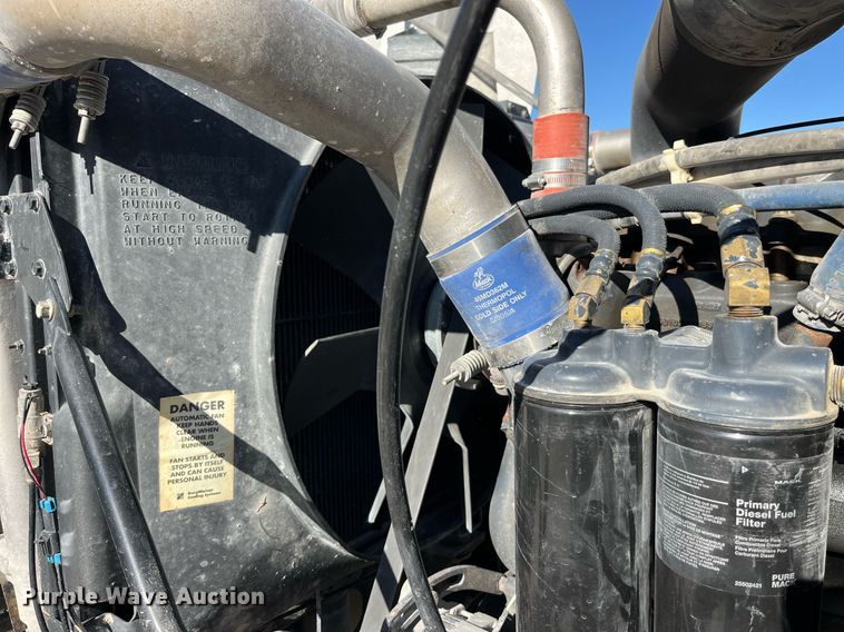 image for item DP2141 2000 Mack CH613  semi truck