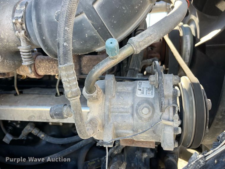 image for item DP2141 2000 Mack CH613  semi truck