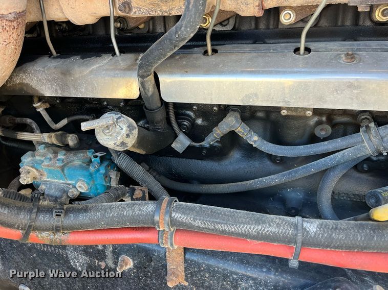 image for item DP2141 2000 Mack CH613  semi truck