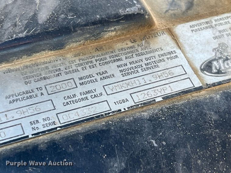 image for item DP2141 2000 Mack CH613  semi truck