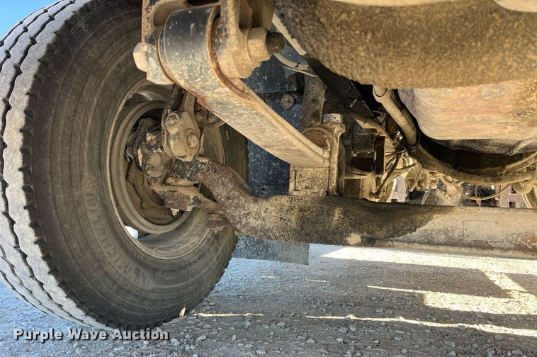 image for item DP2141 2000 Mack CH613  semi truck