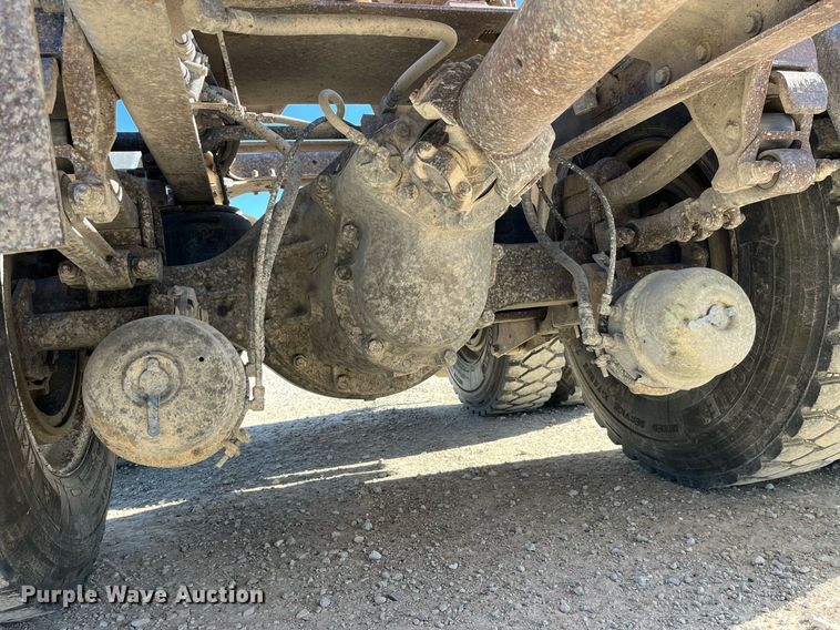 image for item DP2141 2000 Mack CH613  semi truck