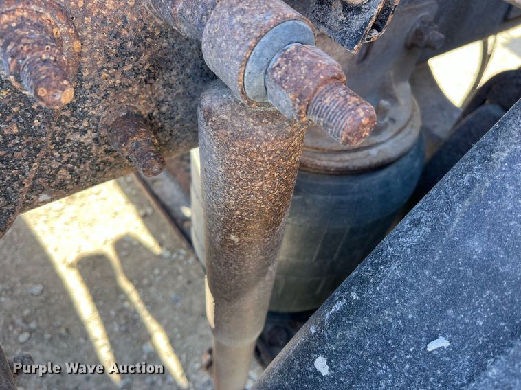 image for item DP2141 2000 Mack CH613  semi truck