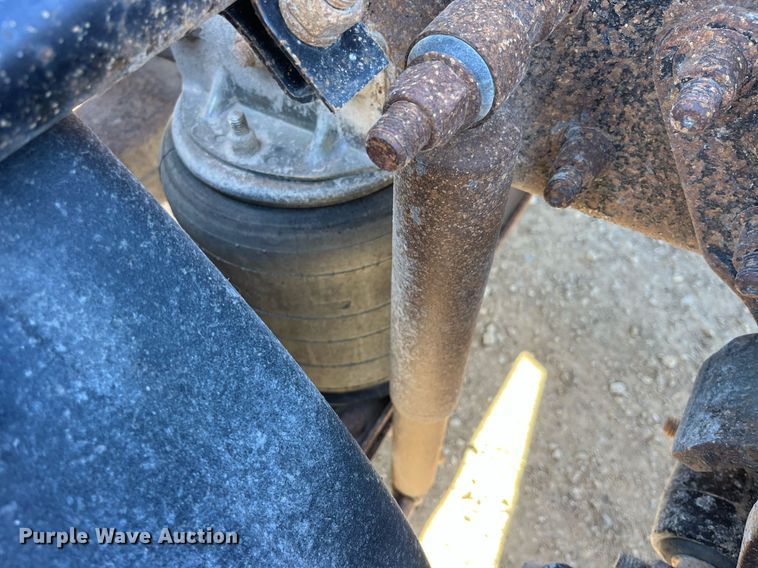 image for item DP2141 2000 Mack CH613  semi truck