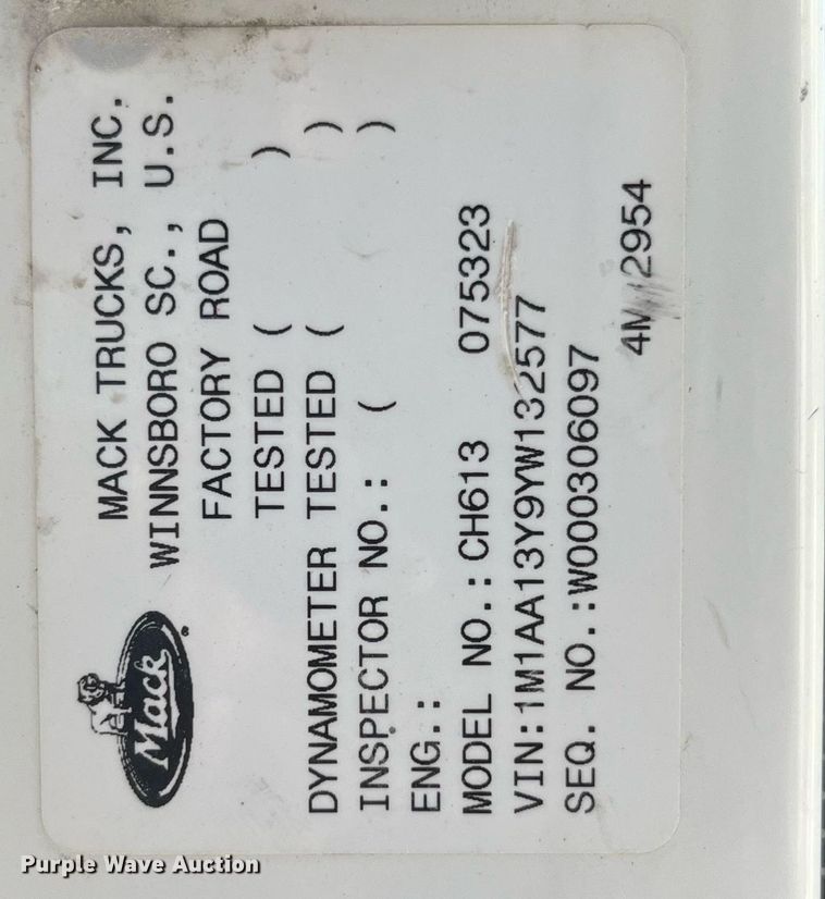 image for item DP2141 2000 Mack CH613  semi truck