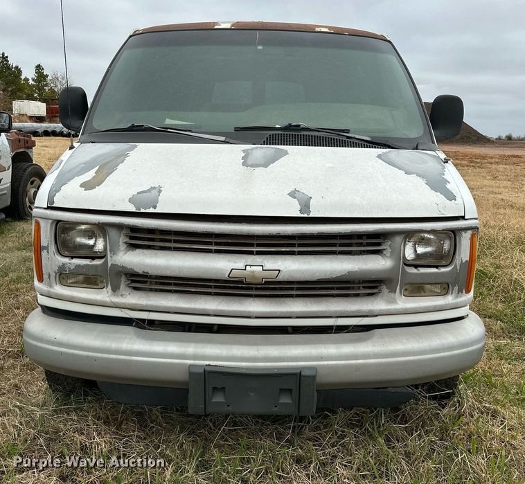 image for item DP3189 2002 Chevrolet Express 3500  van