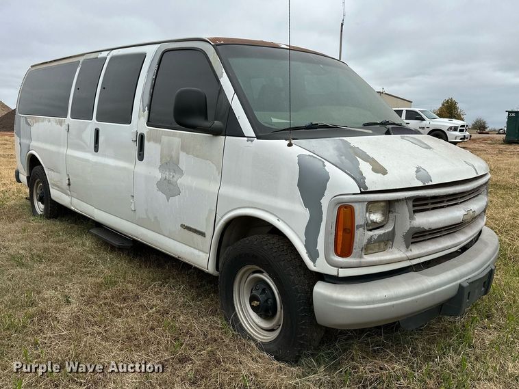 image for item DP3189 2002 Chevrolet Express 3500  van