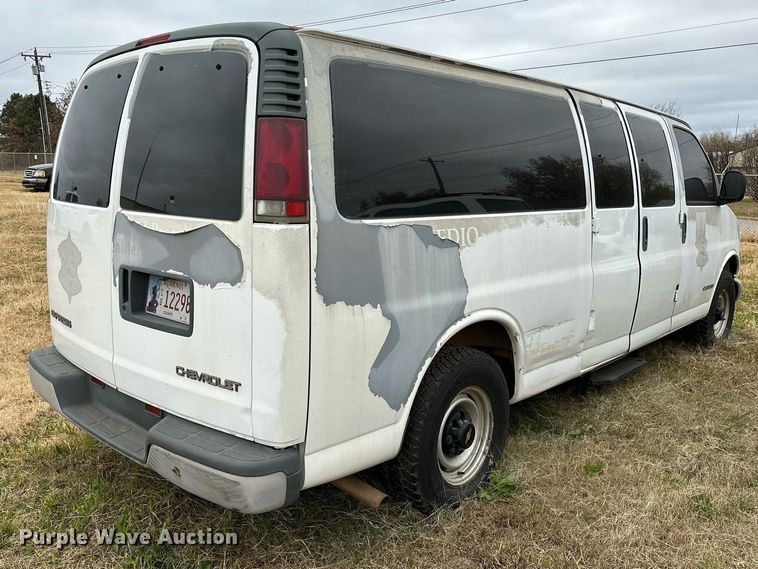 image for item DP3189 2002 Chevrolet Express 3500  van