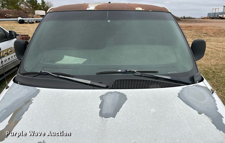 image for item DP3189 2002 Chevrolet Express 3500  van