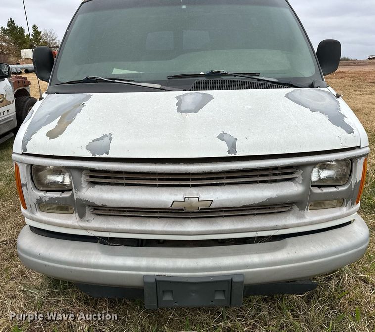 image for item DP3189 2002 Chevrolet Express 3500  van