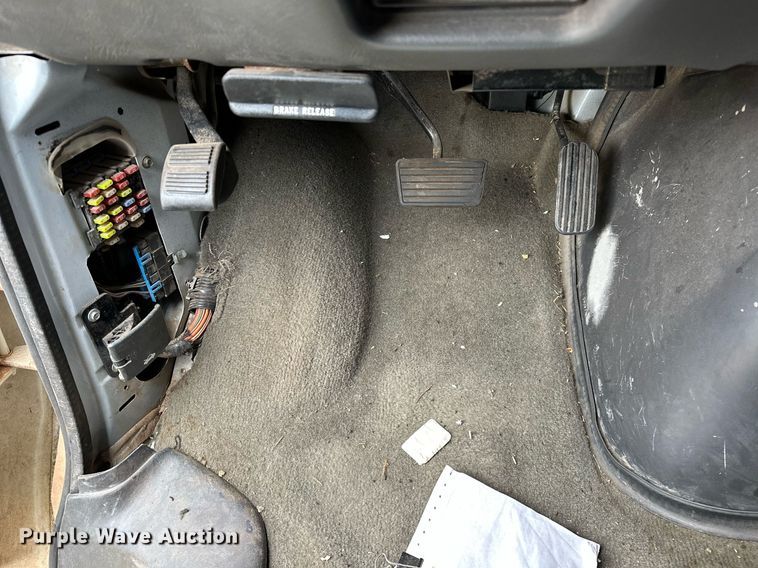 image for item DP3189 2002 Chevrolet Express 3500  van