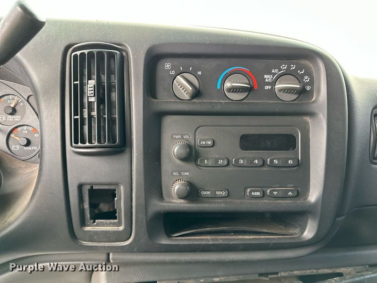 image for item DP3189 2002 Chevrolet Express 3500  van