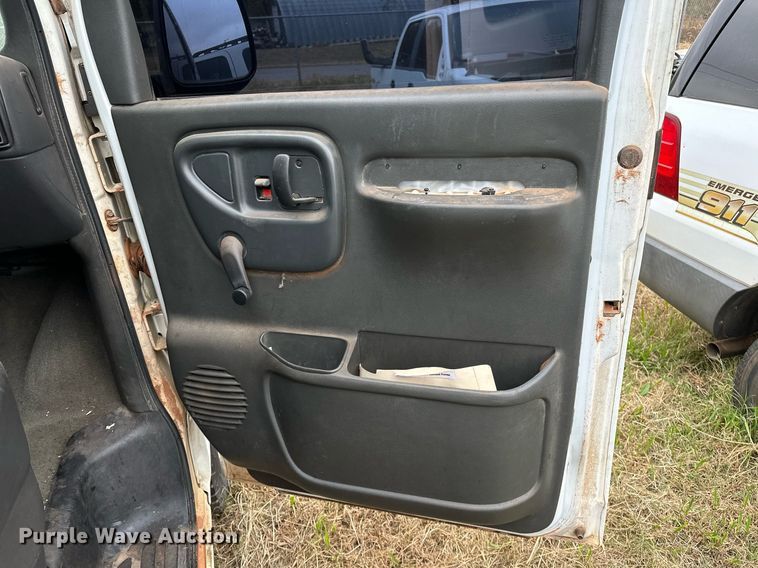 image for item DP3189 2002 Chevrolet Express 3500  van