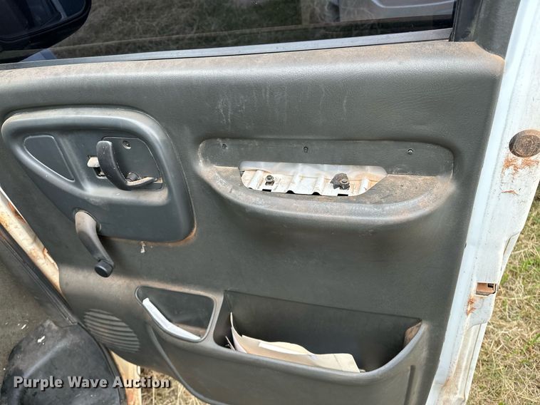 image for item DP3189 2002 Chevrolet Express 3500  van