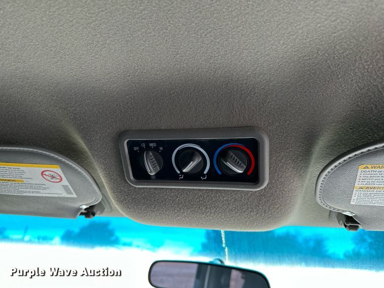 image for item DP3189 2002 Chevrolet Express 3500  van