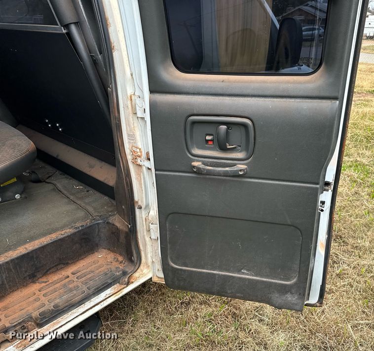 image for item DP3189 2002 Chevrolet Express 3500  van
