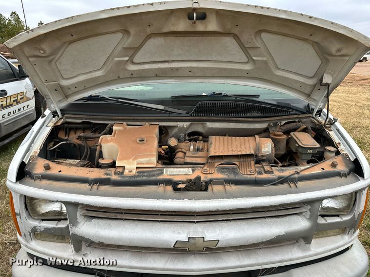 image for item DP3189 2002 Chevrolet Express 3500  van