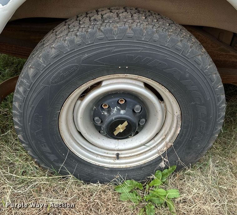 image for item DP3189 2002 Chevrolet Express 3500  van