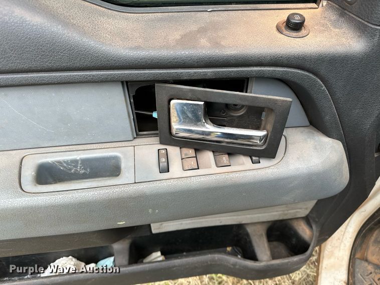 image for item DP3192 2013 Ford F150  SuperCrew pickup truck