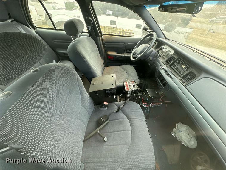 image for item DP3193 2002 Ford Crown Victoria Police Interceptor