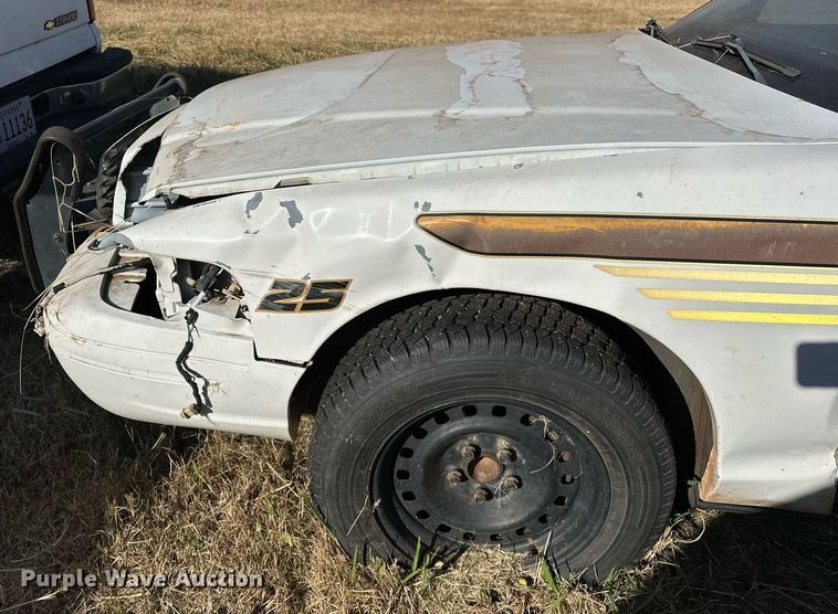 image for item DP3195 2005 Ford Crown Victoria Police Interceptor