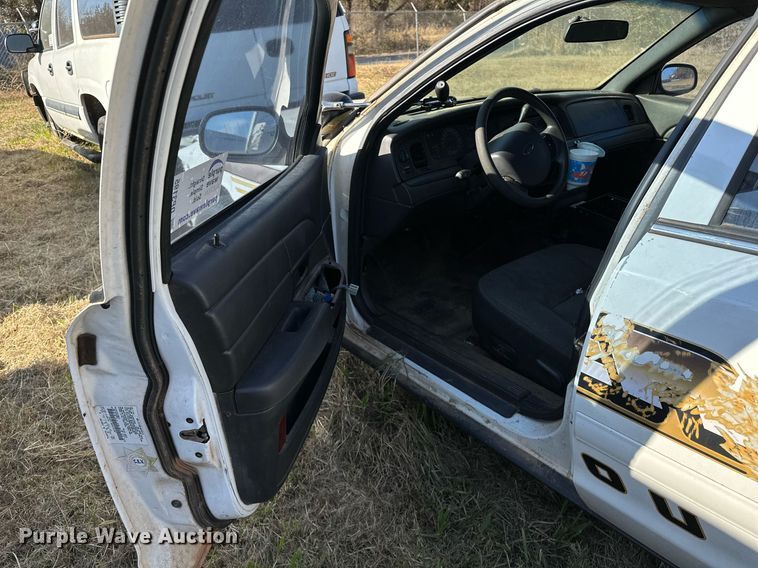 image for item DP3195 2005 Ford Crown Victoria Police Interceptor