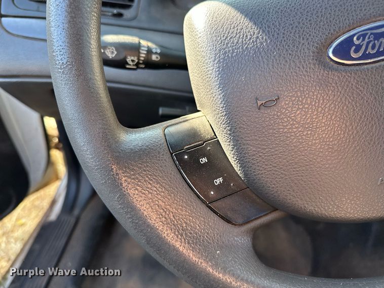 image for item DP3195 2005 Ford Crown Victoria Police Interceptor