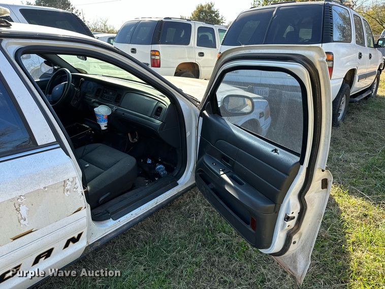 image for item DP3195 2005 Ford Crown Victoria Police Interceptor