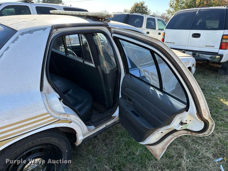 image for item DP3195 2005 Ford Crown Victoria Police Interceptor