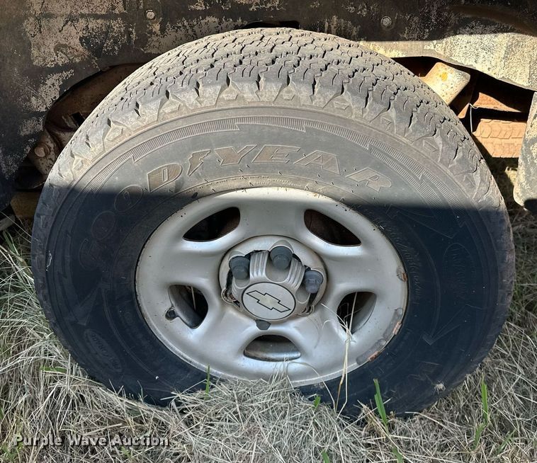 image for item DP3196 2004 Chevrolet Tahoe  SUV