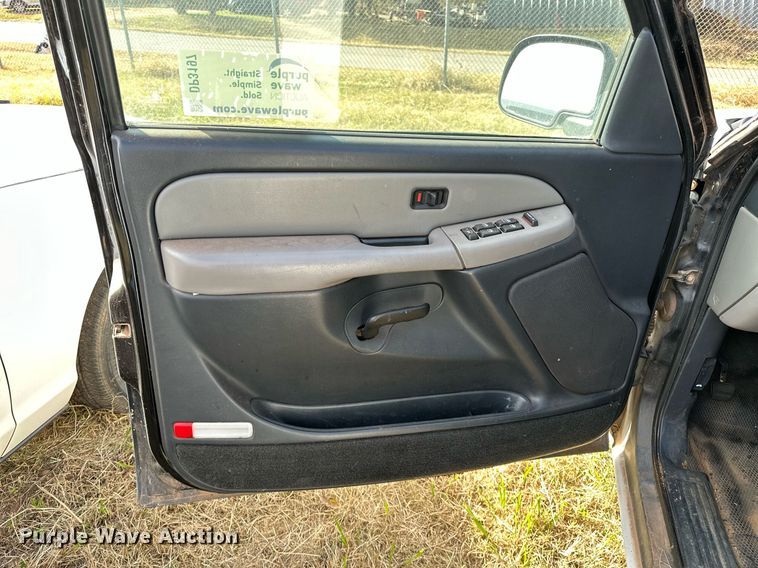 image for item DP3197 2002 Chevrolet Tahoe  SUV