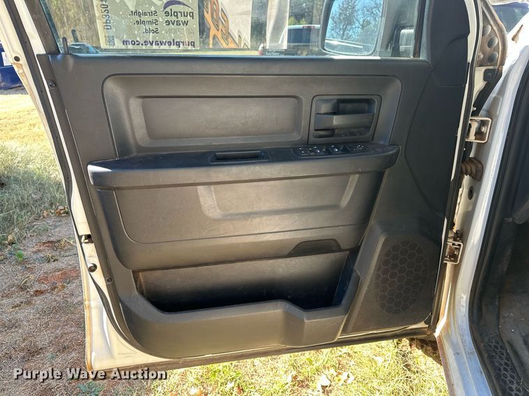 image for item DP3201 2016 Dodge Ram 1500  Crew Cab pickup truck