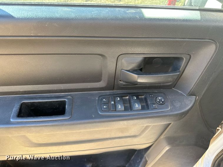 image for item DP3201 2016 Dodge Ram 1500  Crew Cab pickup truck