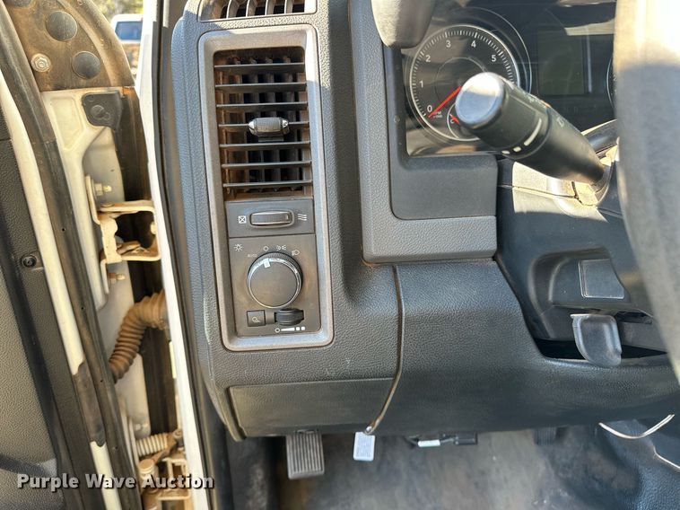 image for item DP3201 2016 Dodge Ram 1500  Crew Cab pickup truck