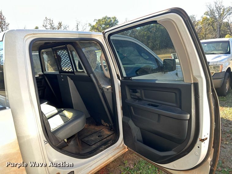 image for item DP3201 2016 Dodge Ram 1500  Crew Cab pickup truck