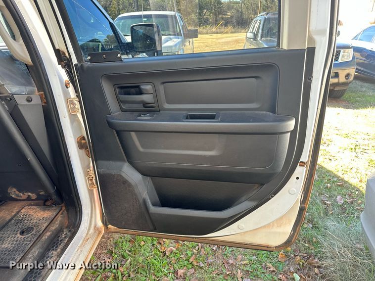 image for item DP3201 2016 Dodge Ram 1500  Crew Cab pickup truck