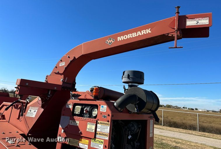 image for item DP3238 2013 Morbark Beever M18R  wood chipper