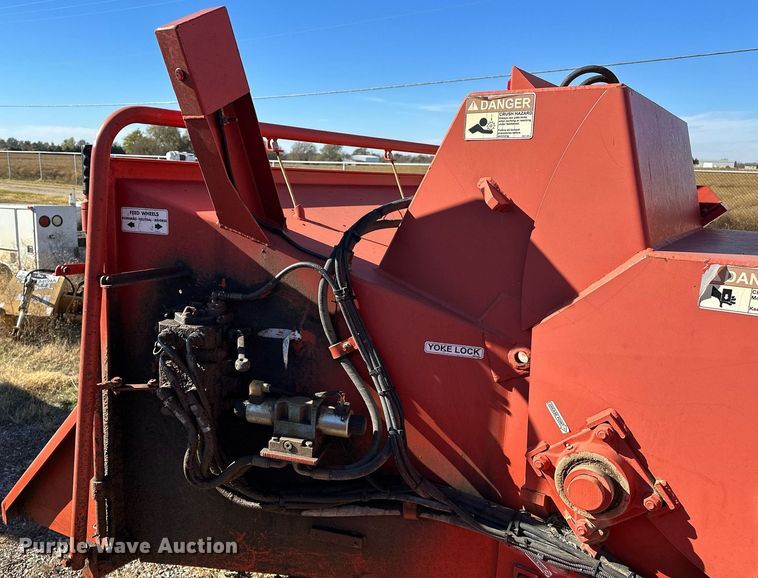 image for item DP3238 2013 Morbark Beever M18R  wood chipper